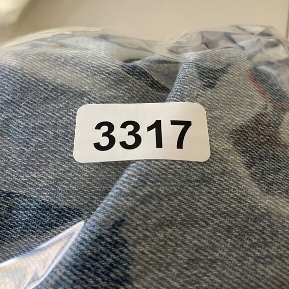 Agolde Women's 27‎ 90s Mid Rise Loose Fit Distressed Light Wash Button Fly Jeans - Picture 12 of 12